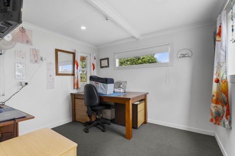 Photo of property in 59 Patu-kukupa Street, Manaia, 4612