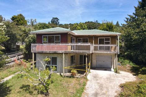 Photo of property in 46 Mountain Road, Henderson Valley, Auckland, 0612