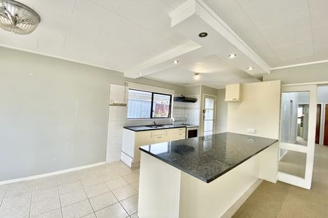 Photo of property in 109 Everglade Drive, Totara Heights, Auckland, 2105