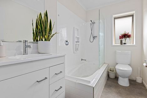 Photo of property in 13 Burford Way, Rolleston, 7615