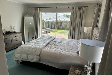 Photo of property in 21 Eaglemont Drive, East Tamaki Heights, Auckland, 2016