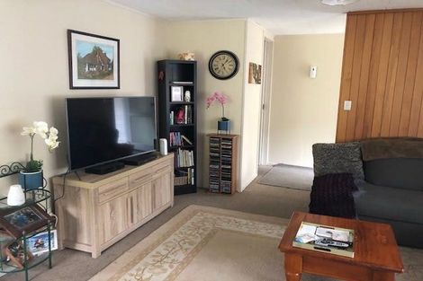 Photo of property in 33 West Harbour Drive, West Harbour, Auckland, 0618