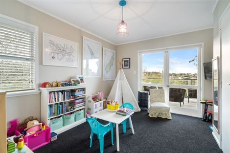 Photo of property in 2/65 Park Rise, Campbells Bay, Auckland, 0630