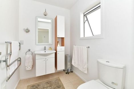 Photo of property in 53a Walton Street, Red Beach, 0932