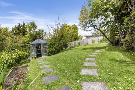 Photo of property in 63 Parkhill Road, Mellons Bay, Auckland, 2014