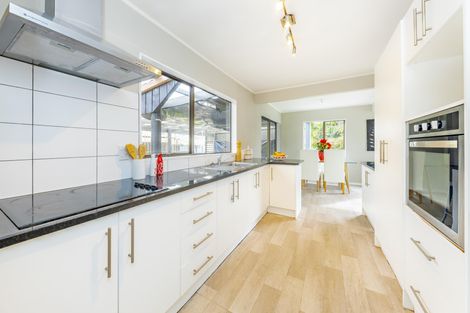 Photo of property in 11 Slim Place, Clendon Park, Auckland, 2103