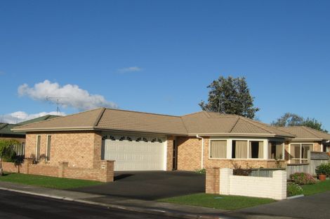 Photo of property in 15 Dan Tori Place, Orewa, 0931