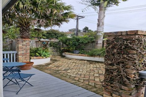 Photo of property in 2/39 Anglesea Street, Freemans Bay, Auckland, 1011