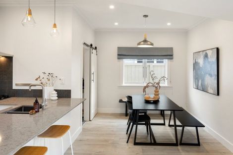 Photo of property in 74 Princes Street, Cambridge, 3434