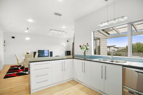 Photo of property in 15 Paparoa Crescent, Aotea, Porirua, 5024