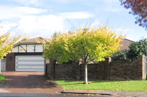 Photo of property in 7 Kallaroo Place, Botany Downs, Auckland, 2010