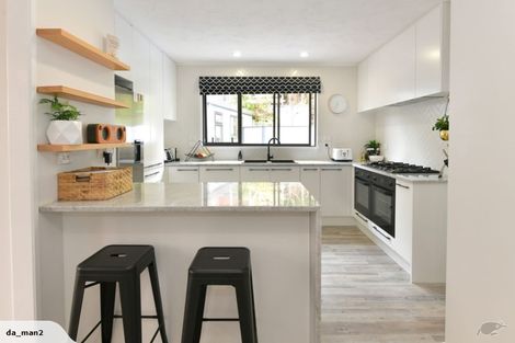 Photo of property in 1/14 Arkles Strand, Arkles Bay, Whangaparaoa, 0932