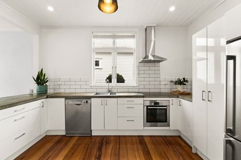 Photo of property in 1 Ormond Road, Hospital Hill, Napier, 4110