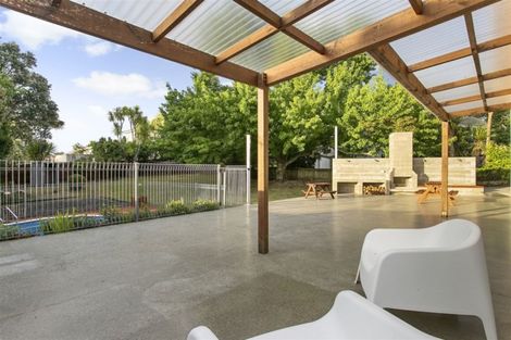 Photo of property in 14 Fowey Avenue, Te Atatu South, Auckland, 0610