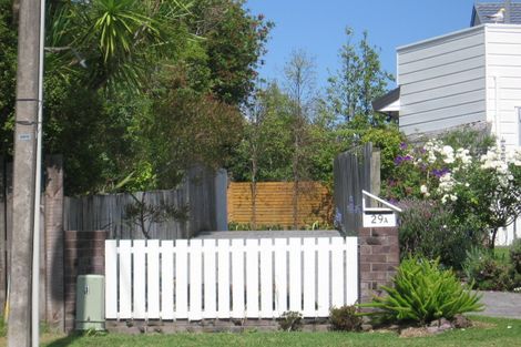 Photo of property in 2/29 Beechwood Road, Rothesay Bay, Auckland, 0630