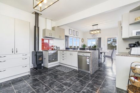 Photo of property in 76 Forest Lake Road, Forest Lake, Hamilton, 3200