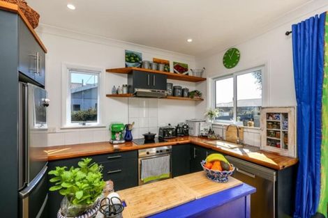 Photo of property in 11 Waimea Street, Westown, New Plymouth, 4310