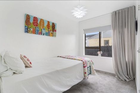 Photo of property in 2/36 Trentham Road, Papakura, 2110