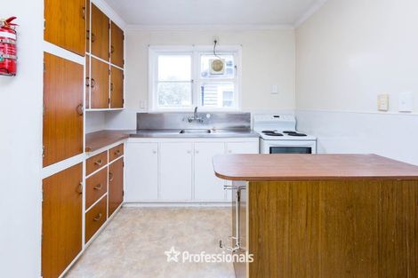 Photo of property in 42 Gibbons Street, Upper Hutt Central, Upper Hutt, 5018