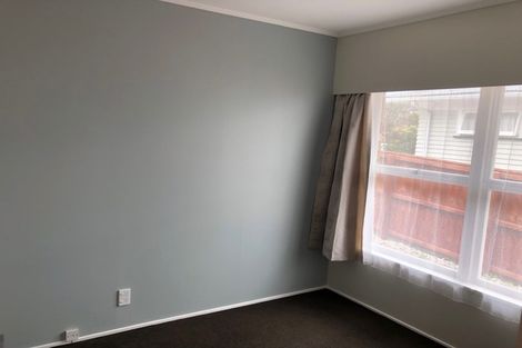 Photo of property in 2/13 Dakota Avenue, Beach Haven, Auckland, 0626