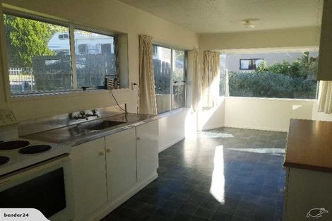 Photo of property in 1/46 John Dee Crescent, Red Beach, 0932