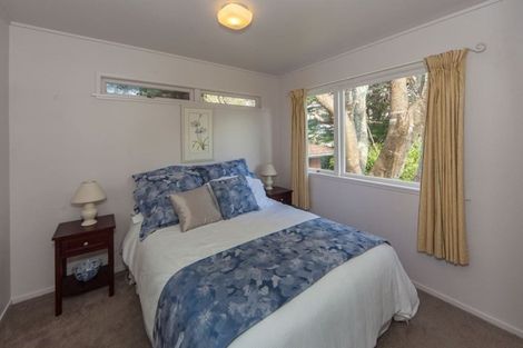 Photo of property in 132 Carlisle Road, Northcross, Auckland, 0632