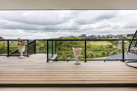 Photo of property in 121 Cashmere Drive, Fitzherbert, Palmerston North, 4410