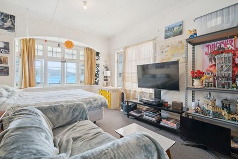 Photo of property in 230 Oriental Parade, Oriental Bay, Wellington, 6011