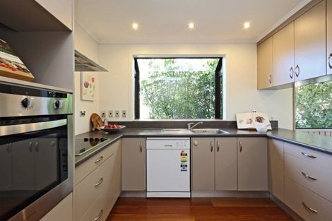 Photo of property in 9 Shortland Place, Havelock North, 4130