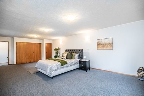 Photo of property in 16 Romney Square, Tawa, Wellington, 5028