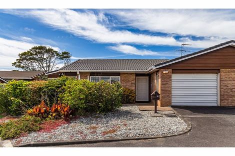 Photo of property in 53 The Grove, Red Beach, 0932
