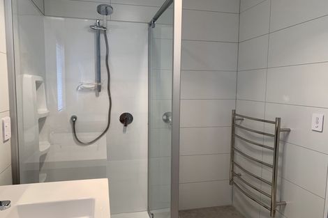 Photo of property in 10 Port Way, Rosehill, Papakura, 2113