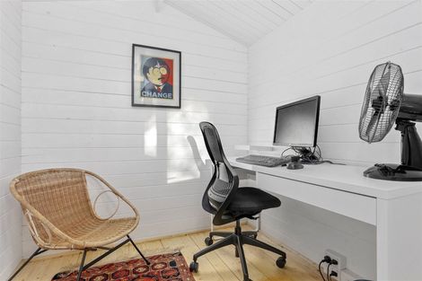 Photo of property in 1/23 Gladstone Road, Northcote, Auckland, 0627