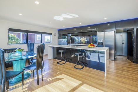 Photo of property in 22 Mccahill Views, Botany Downs, Auckland, 2010