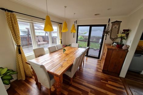 Photo of property in 5 Bledisloe Crescent, Wainuiomata, Lower Hutt, 5014