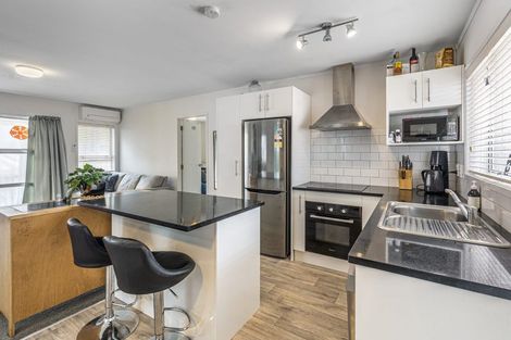 Photo of property in 2/121 Gardner Avenue, New Lynn, Auckland, 0600