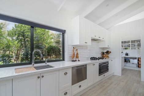 Photo of property in 32 Julian Road, Onemana, Whangamata, 3691