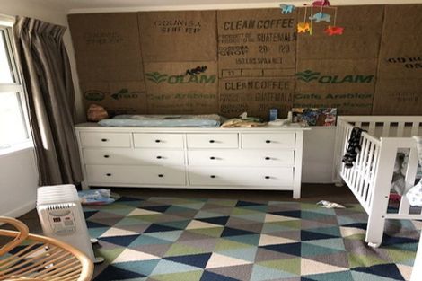 Photo of property in 32 Domain Crescent, Muriwai, Waimauku, 0881