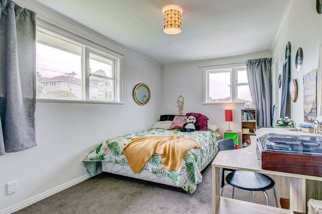 Photo of property in 13 Downes Street, Titahi Bay, Porirua, 5022