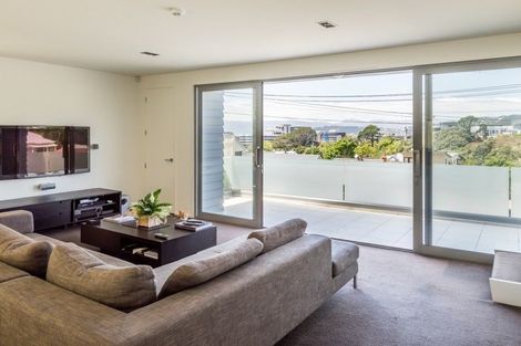 Photo of property in 1 Upper Lewisville Terrace, Thorndon, Wellington, 6011