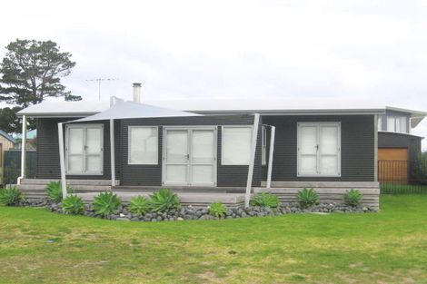 Photo of property in 139 Kowhai Avenue, Matarangi, Whitianga, 3592