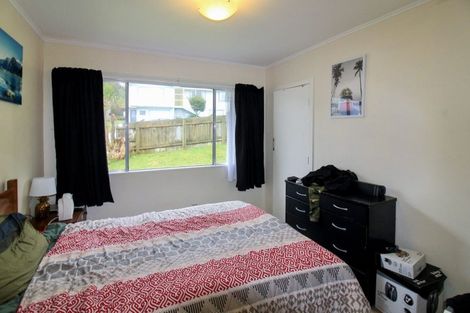 Photo of property in 2 Fairburn Grove, Johnsonville, Wellington, 6037