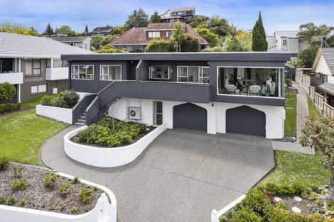 Photo of property in 5 Puawai Place, Northcote, Auckland, 0627