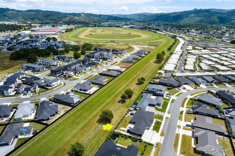 Photo of property in 33 Buddle Road, Wallaceville, Upper Hutt, 5018