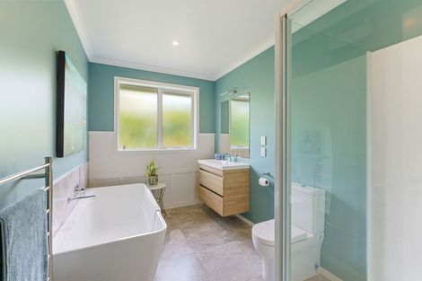 Photo of property in 6 Arapipi Way, Peka Peka, Waikanae, 5391