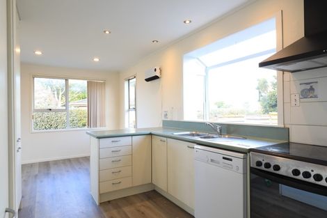 Photo of property in 8 Lisa Rise, Half Moon Bay, Auckland, 2012