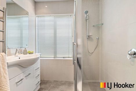 Photo of property in 37 Senator Drive, Manurewa, Auckland, 2105