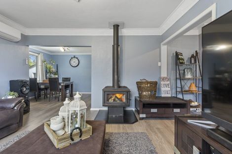 Photo of property in 1 Huia Street, Pahiatua, 4910