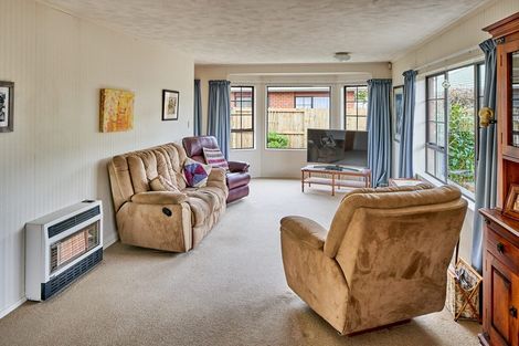 Photo of property in 104 Oxford Street, Tawa, Wellington, 5028