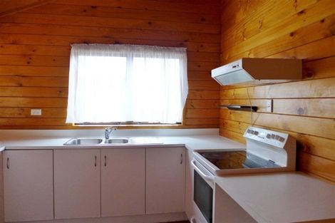 Photo of property in 8 Chardon Place, Henderson, Auckland, 0612